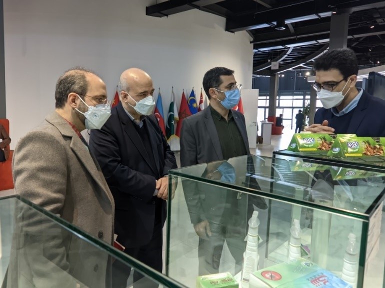 بازدید از نمایشگاه توانمندی‌های ملی کشور در حوزه فناوری نانو