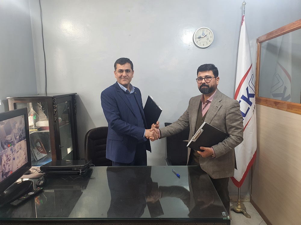 امضای قرارداد سرمایه گذاری برای توسعه فرآورده های صنعتی نسوز شرکت اطلس سرام کویر