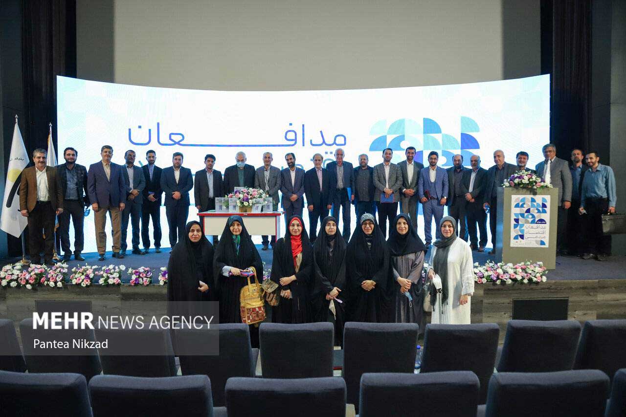 حضور اعضای هیات مدیره هلدینگ صنتا در مراسم اهدای جوایز برگزیدگان جشنواره مدافعان اقتصاد مردمی