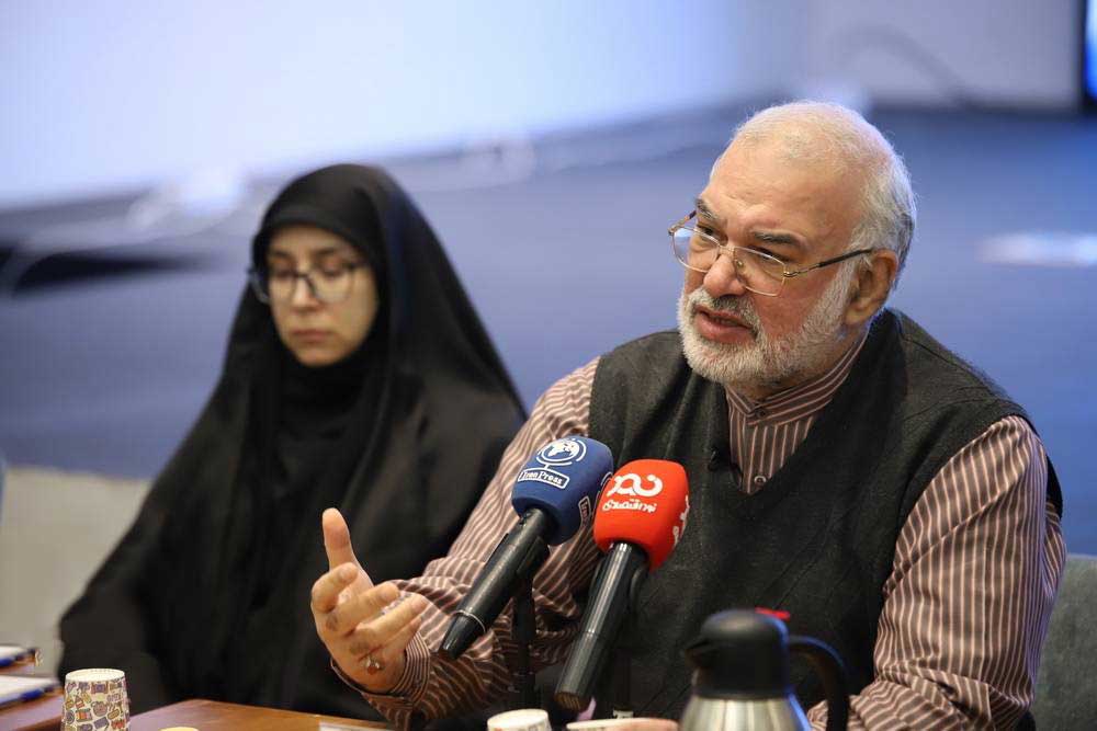 حضور اعضای هیات مدیره هلدینگ صنتا در مراسم اهدای جوایز برگزیدگان جشنواره مدافعان اقتصاد مردمی