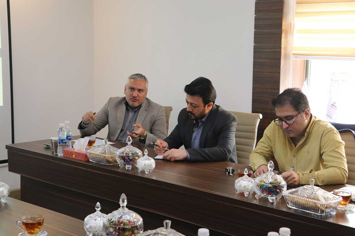 جلسه مدیران هلدینگ صنتا با مدیران مالی جهت هماهنگی و هم افزایی شرکت‌های زیرمجموعه