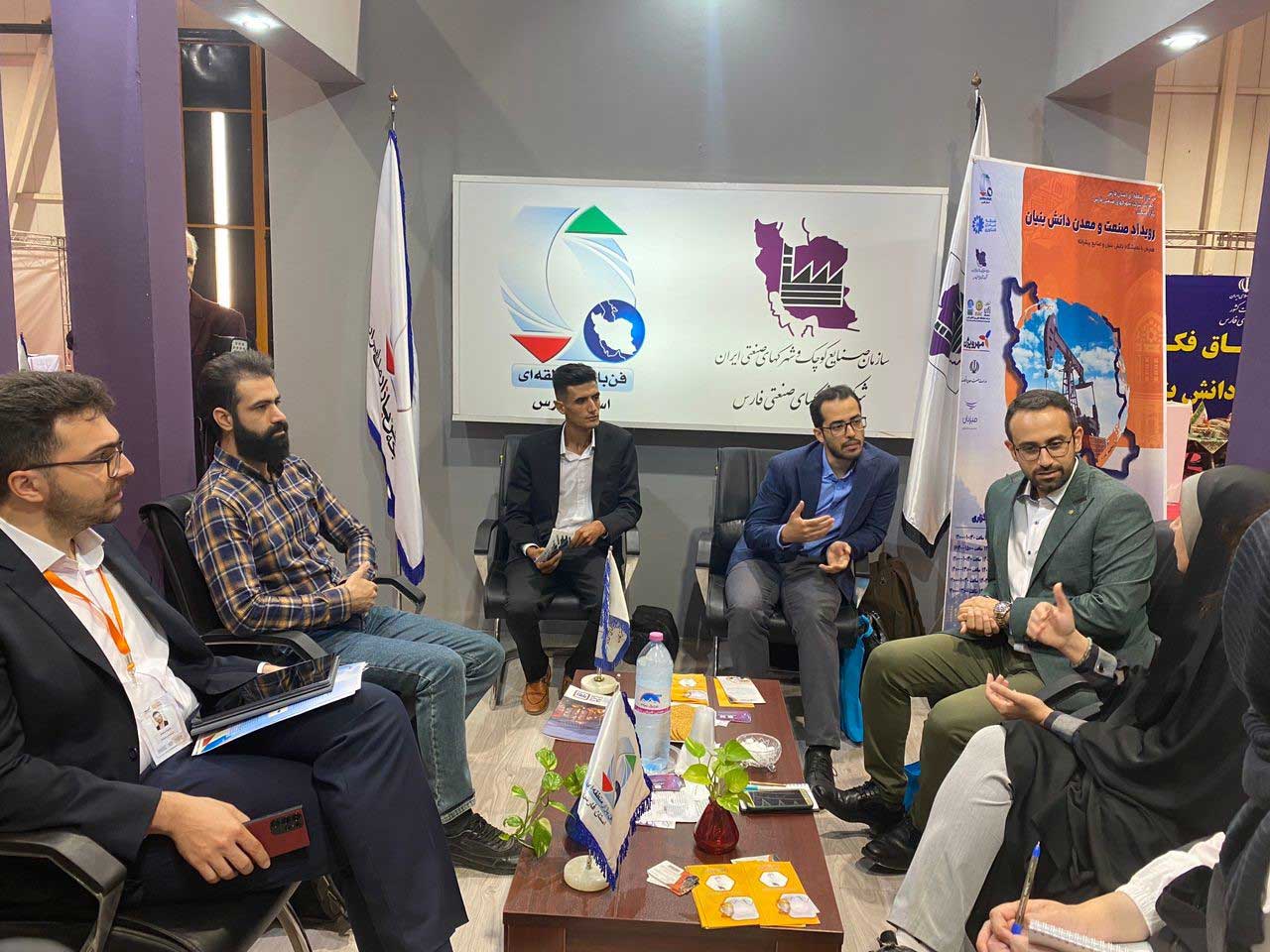 بازدید از نمایشگاه محصولات دانش‌بنیان و فناوری‌های پیشرفته ایران هایتک اکسپو