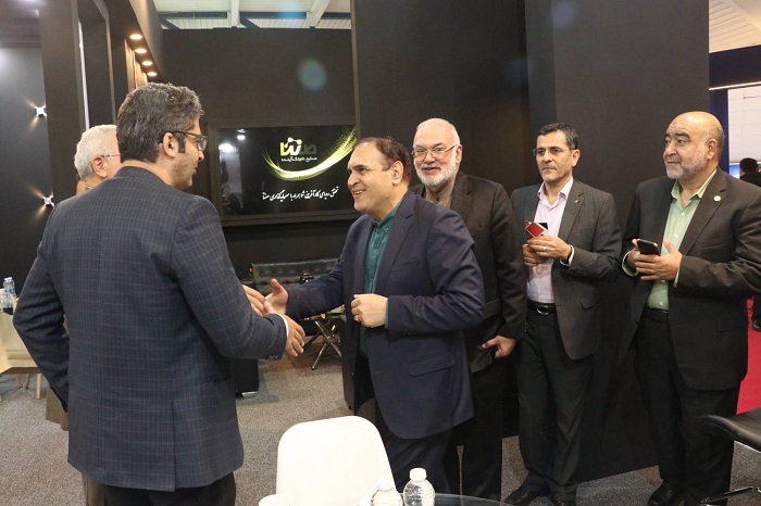 بازدید آقای دکتر سرکار از غرفه صنتا