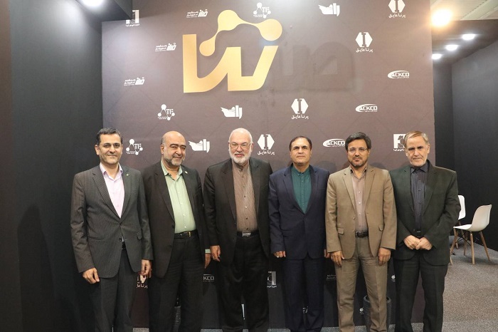 بازدید آقای دکتر سرکار از غرفه صنتا