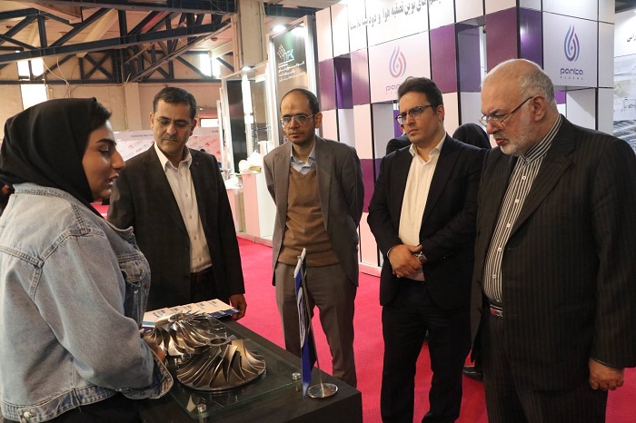 برگزاری ۱۰۰ امین جلسه هیات مدیره هلدینگ صنتا در غرفه این شرکت در نمایشگاه نانو ۱۴۰۲ و بازدید اعضای محترم هیات مدیره از آخرین دستاوردهای شرکت های تابعه