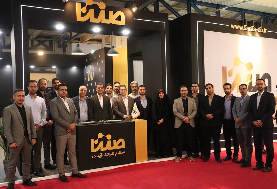 عکس دست جمعی پرسنل هلدینگ دانش بنیان صنایع نانو تک آینده