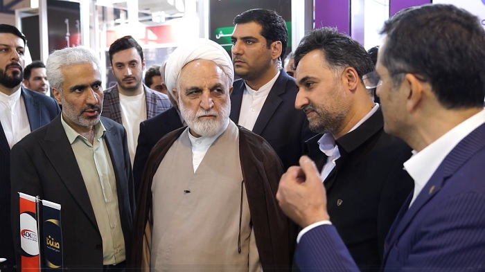 بازدید رئیس قوه قضاییه از نمایشگاه و غرفه صنتا