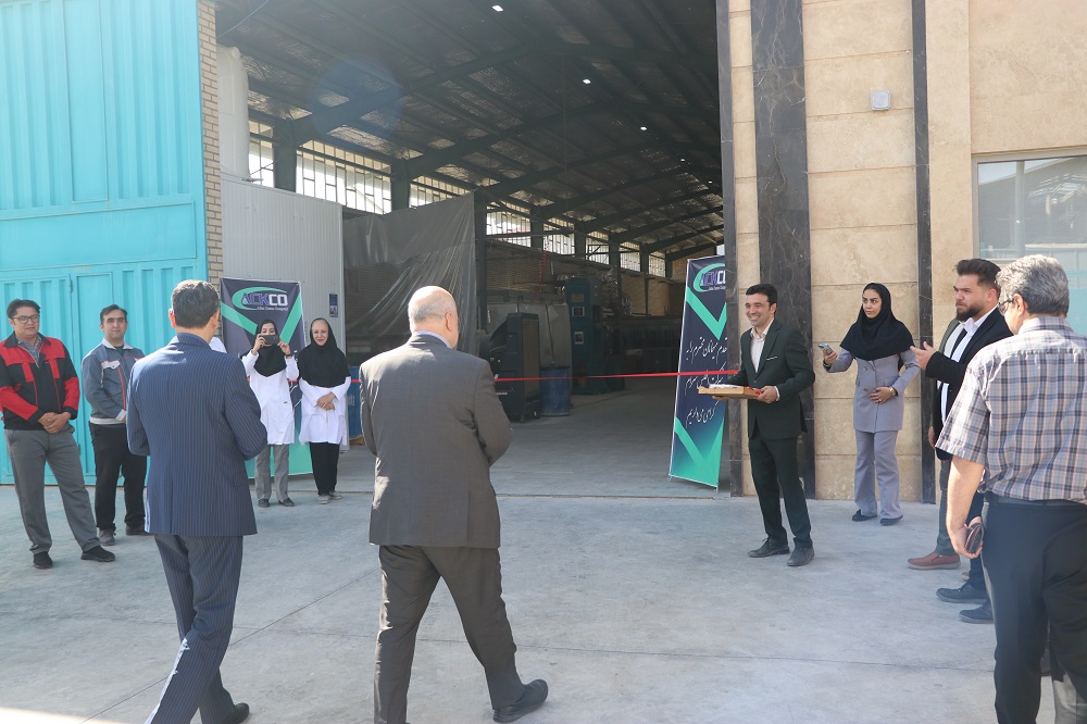 بازدید مدیران هلدینگ صنایع نانوتک آینده از شرکت اطلس سرام کویر