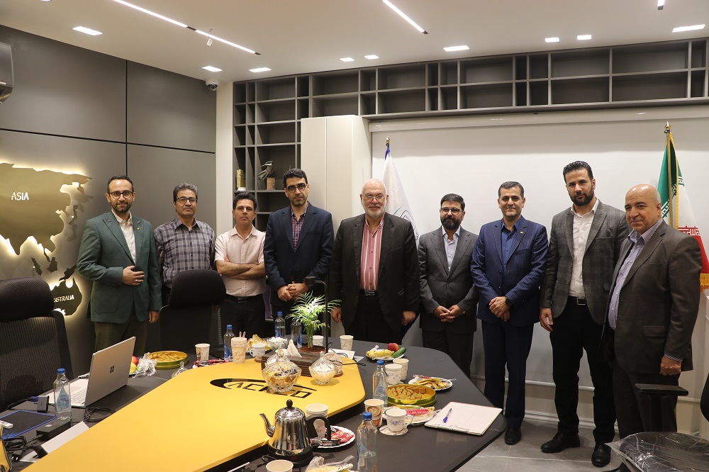 بازدید مدیران هلدینگ صنایع نانوتک آینده از شرکت اطلس سرام کویر