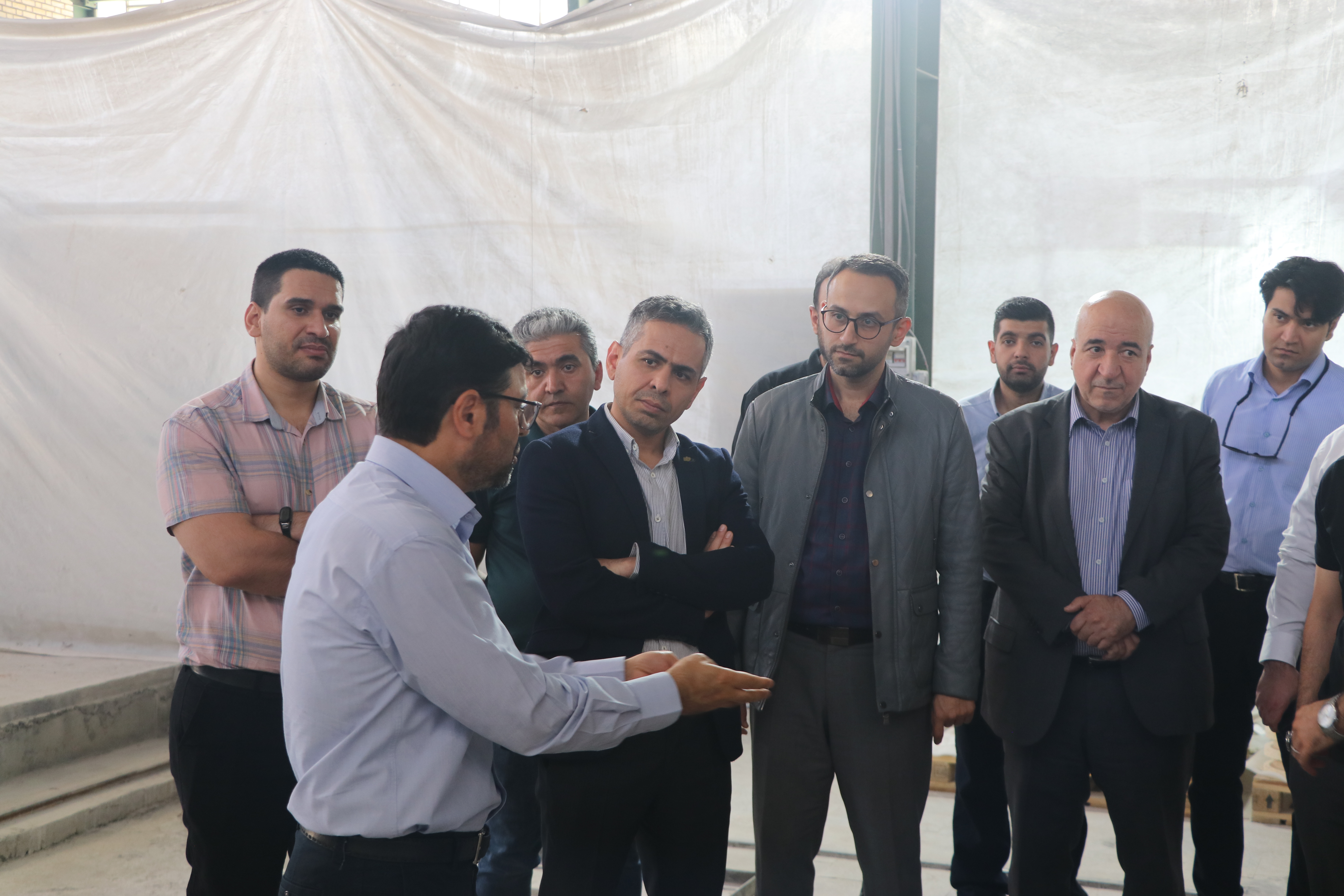 بازدید مدیران و کارکنان هلدینگ صنایع نانوتک آینده از شرکت دانش‌بنیان اطلس سرام کویر5